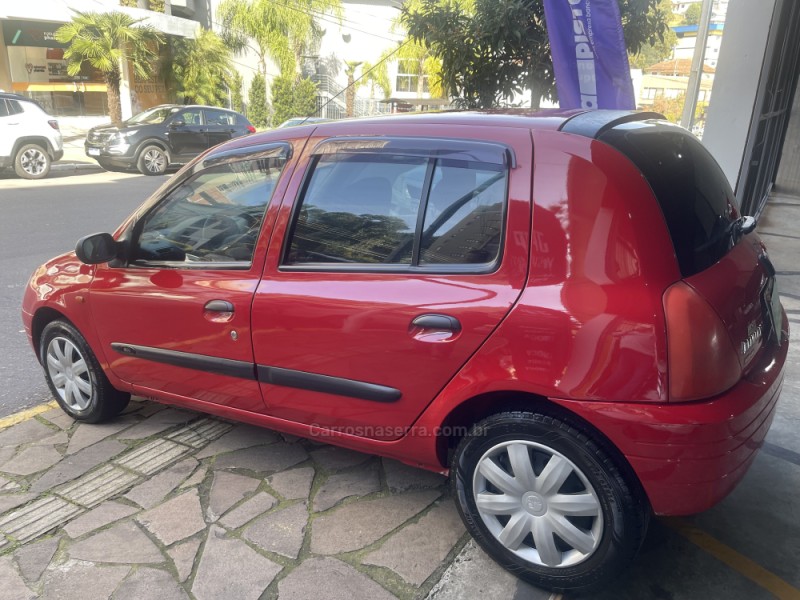 CLIO 1.0 EXPRESSION 16V GASOLINA 4P MANUAL - 2001 - BENTO GONçALVES
