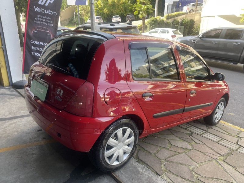 CLIO 1.0 EXPRESSION 16V GASOLINA 4P MANUAL - 2001 - BENTO GONçALVES