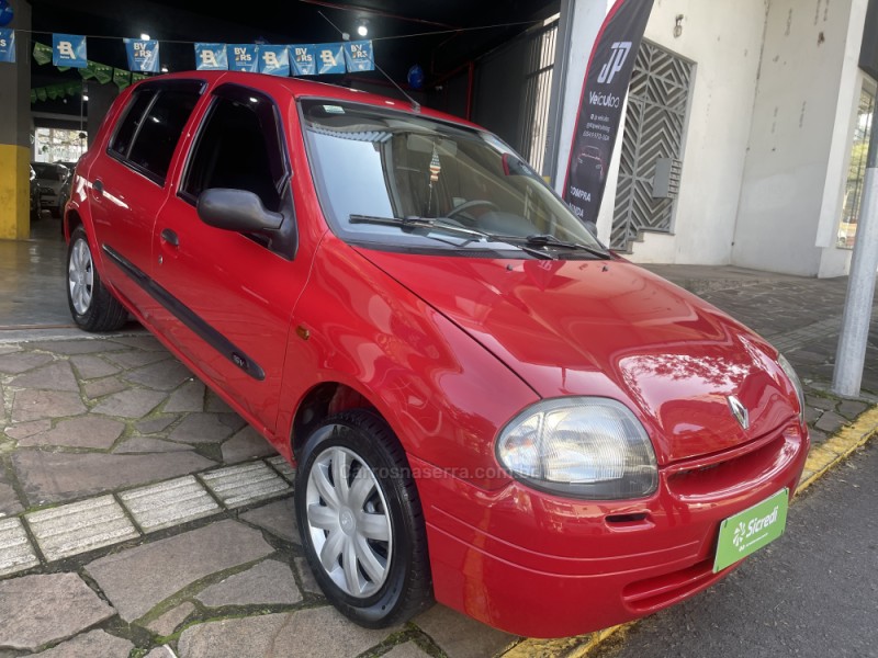 CLIO 1.0 EXPRESSION 16V GASOLINA 4P MANUAL - 2001 - BENTO GONçALVES