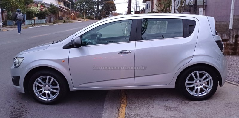 SONIC 1.6 LTZ 16V FLEX 4P MANUAL - 2013 - FARROUPILHA