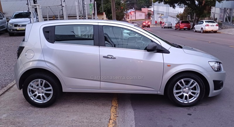 SONIC 1.6 LTZ 16V FLEX 4P MANUAL - 2013 - FARROUPILHA