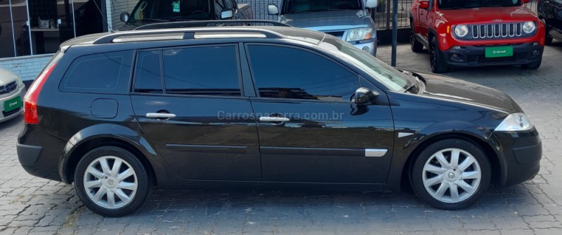MÉGANE 2.0 DYNAMIQUE GRAND TOUR 16V GASOLINA 4P AUTOMÁTICO - 2011 - CAXIAS DO SUL