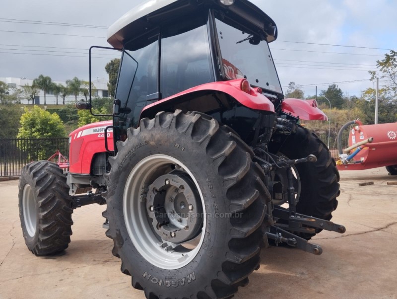 TRATOR 4410  - 2021 - GUAPORé