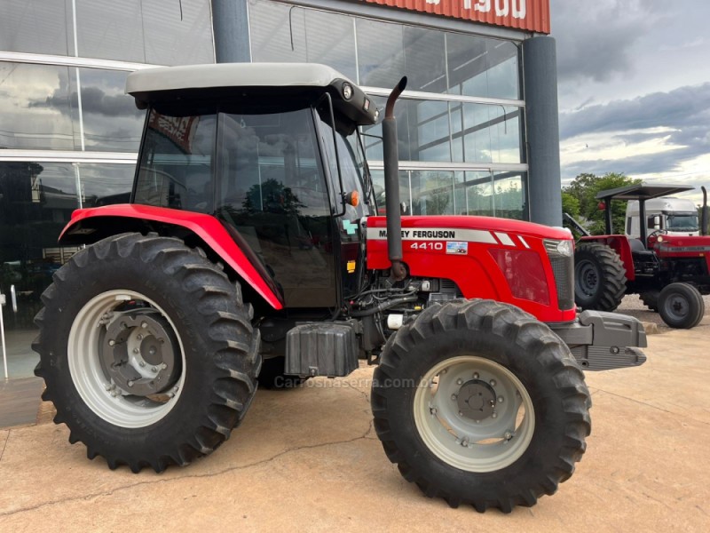 TRATOR 4410  - 2021 - GUAPORé