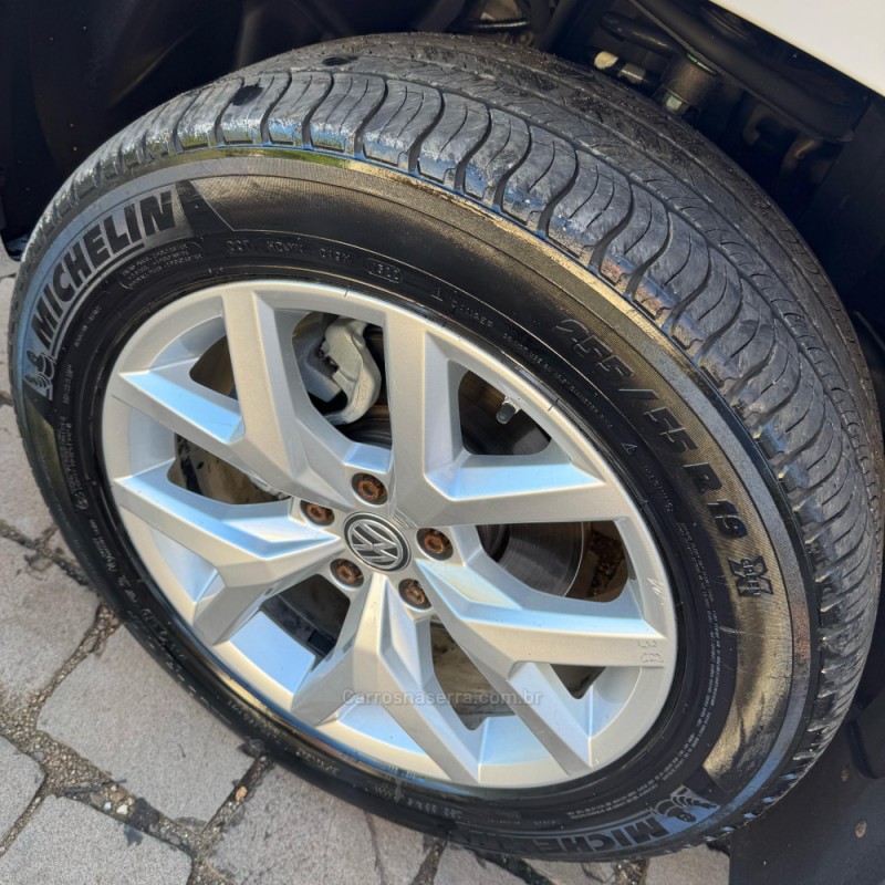 AMAROK 3.0 V6 TDI HIGHLINE CD DIESEL 4MOTION AUTOMÁTICO - 2021 - BENTO GONçALVES