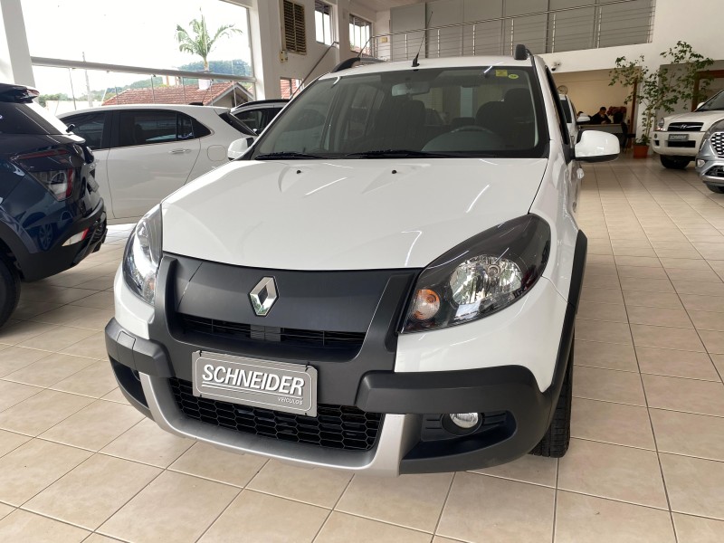 SANDERO 1.6 STEPWAY 8V FLEX 4P MANUAL - 2014 - NOVA PETRóPOLIS