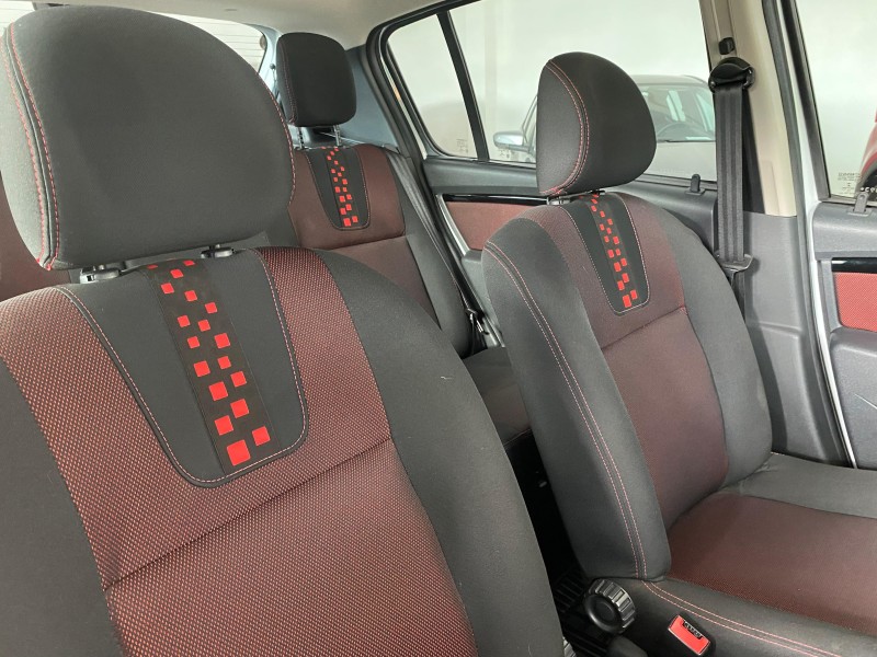 SANDERO 1.6 STEPWAY 8V FLEX 4P MANUAL - 2014 - NOVA PETRóPOLIS