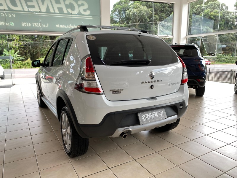 SANDERO 1.6 STEPWAY 8V FLEX 4P MANUAL - 2014 - NOVA PETRóPOLIS
