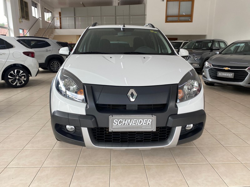SANDERO 1.6 STEPWAY 8V FLEX 4P MANUAL - 2014 - NOVA PETRóPOLIS