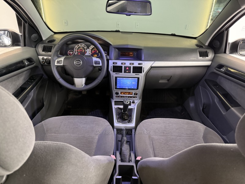 VECTRA 2.0 MPFI ELEGANCE 8V 140CV FLEX 4P MANUAL - 2010 - ESTâNCIA VELHA