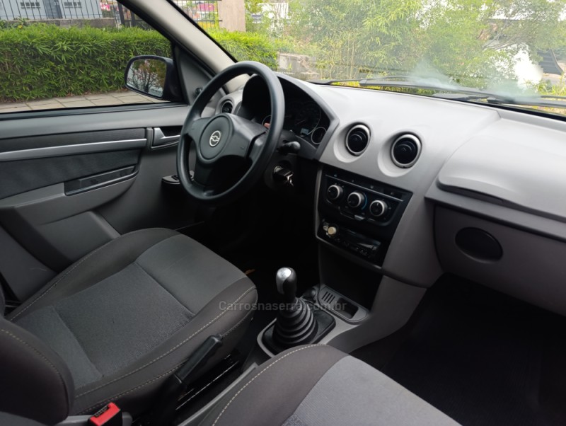 PRISMA 1.4 MPFI MAXX 8V FLEX 4P MANUAL - 2009 - CAXIAS DO SUL
