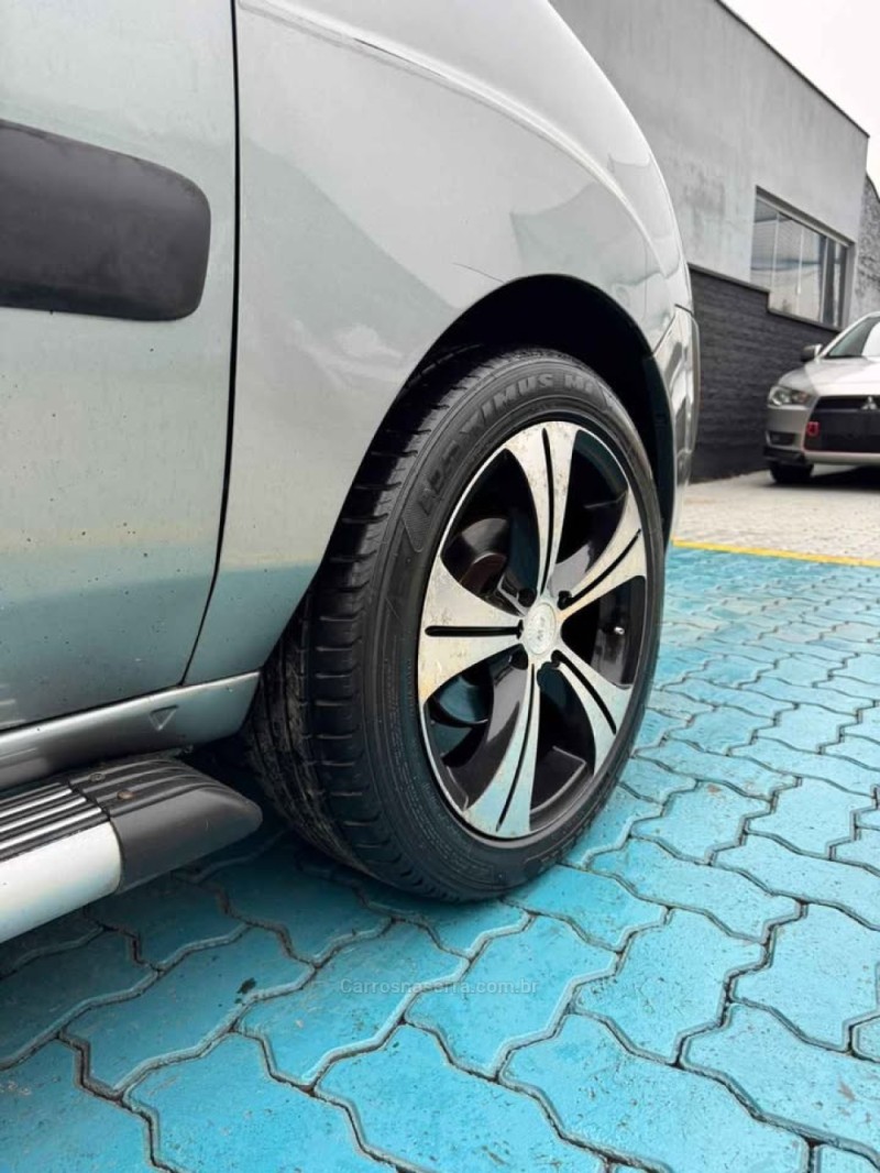 DOBLÓ 1.8 MPI ESSENCE 16V FLEX 4P MANUAL - 2013 - ESTâNCIA VELHA