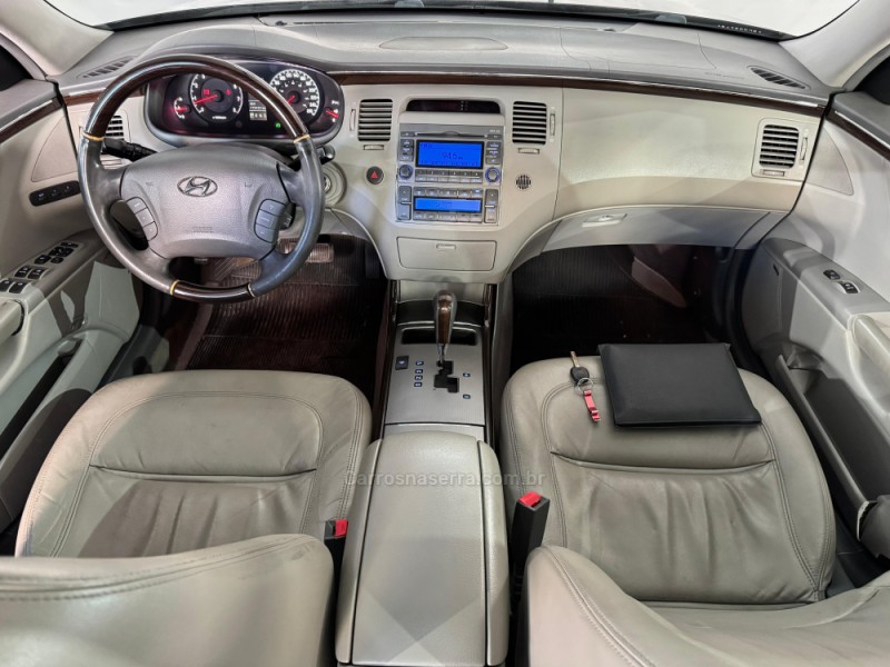 AZERA 3.3 MPFI GLS SEDAN V6 24V GASOLINA 4P AUTOMÁTICO - 2009 - NOVA PRATA