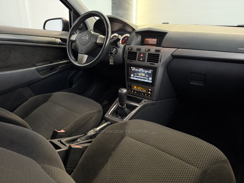 VECTRA 2.0 MPFI GT HATCH 8V FLEX 4P MANUAL - 2009 - ESTâNCIA VELHA