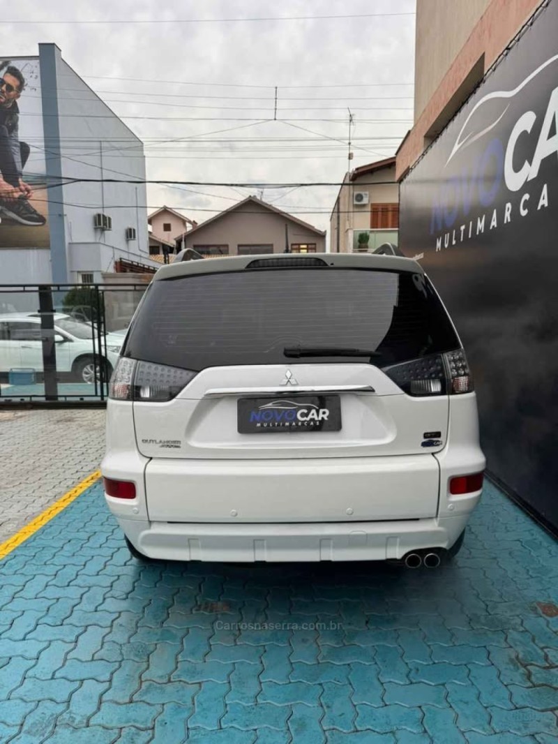 OUTLANDER 3.0 GT4 4X4 V6 24V GASOLINA 4P AUTOMÁTICO - 2013 - ESTâNCIA VELHA