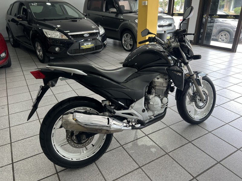 CB 300R ABS - 2014 - CAXIAS DO SUL