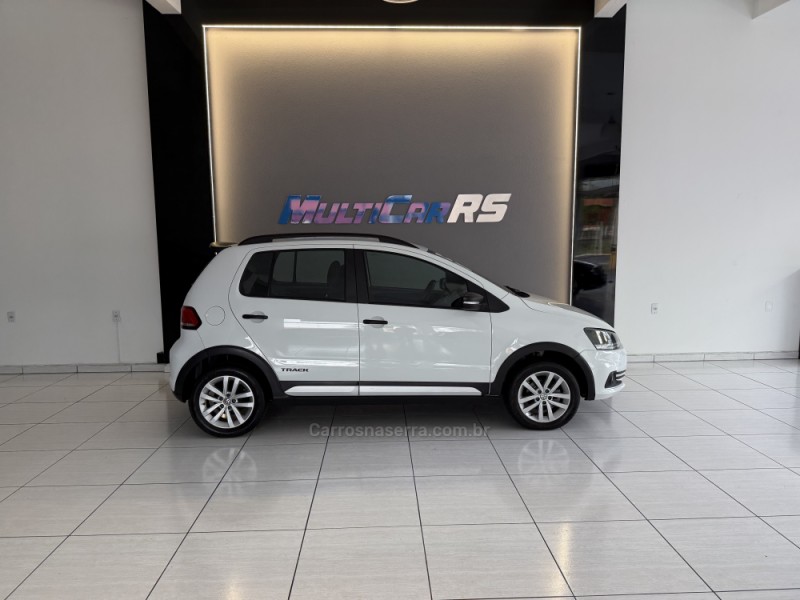 FOX 1.0 MPI TRACK 12V FLEX 4P MANUAL - 2018 - ESTâNCIA VELHA