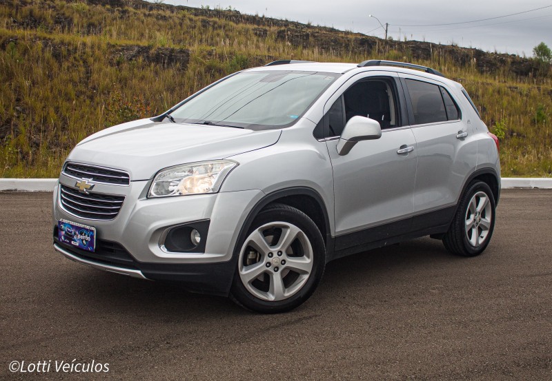 TRACKER 1.8 MPFI LTZ 4X2 16V FLEX 4P AUTOMÁTICO - 2016 - FARROUPILHA