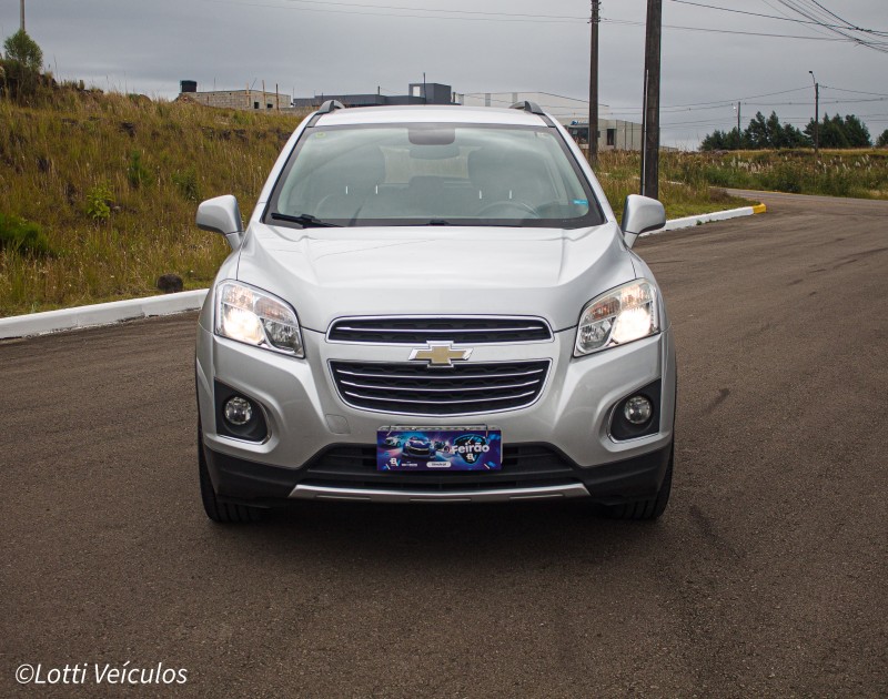 TRACKER 1.8 MPFI LTZ 4X2 16V FLEX 4P AUTOMÁTICO - 2016 - FARROUPILHA