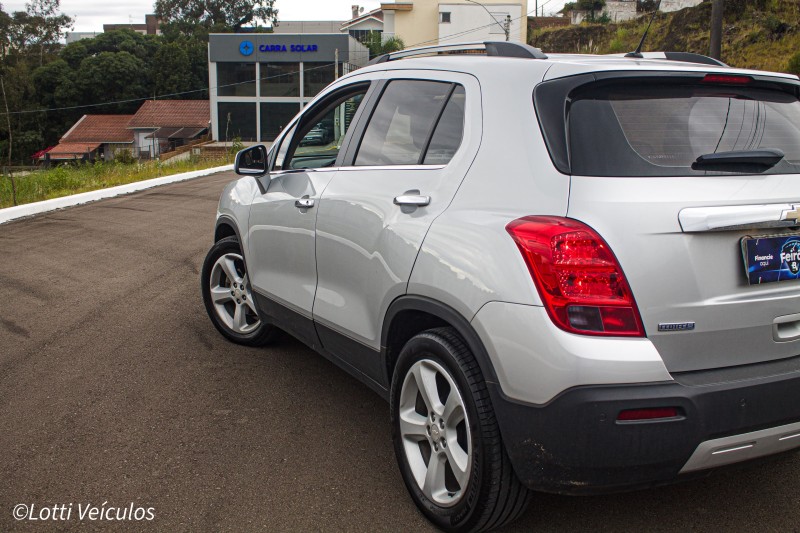 TRACKER 1.8 MPFI LTZ 4X2 16V FLEX 4P AUTOMÁTICO - 2016 - FARROUPILHA
