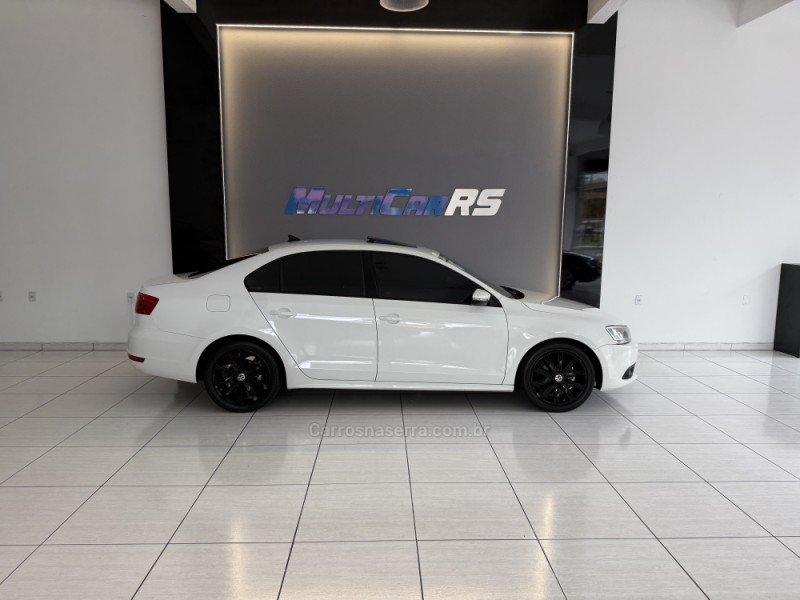 JETTA 2.0 COMFORTLINE FLEX 4P TIPTRONIC - 2013 - ESTâNCIA VELHA