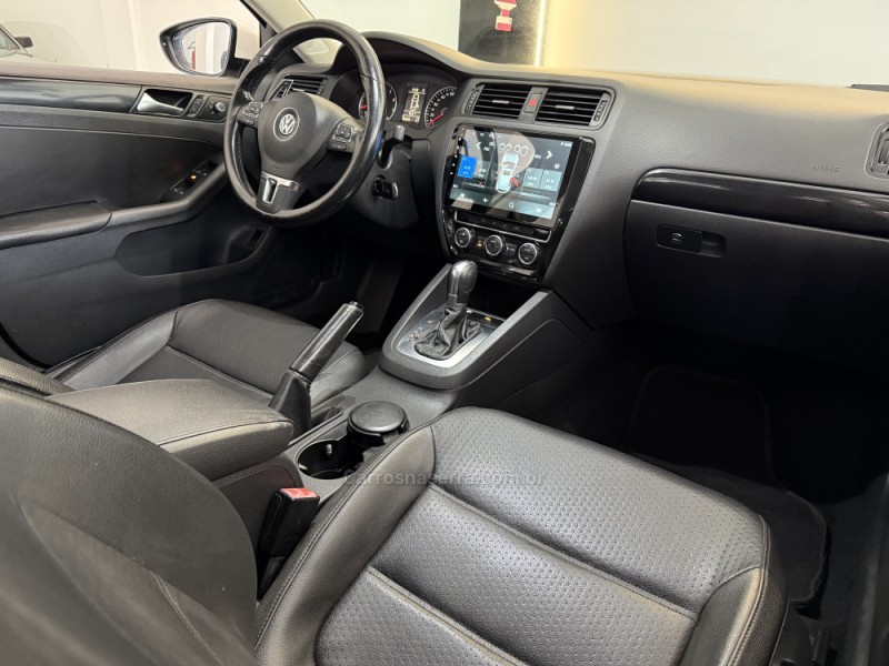 JETTA 2.0 COMFORTLINE FLEX 4P TIPTRONIC - 2013 - ESTâNCIA VELHA
