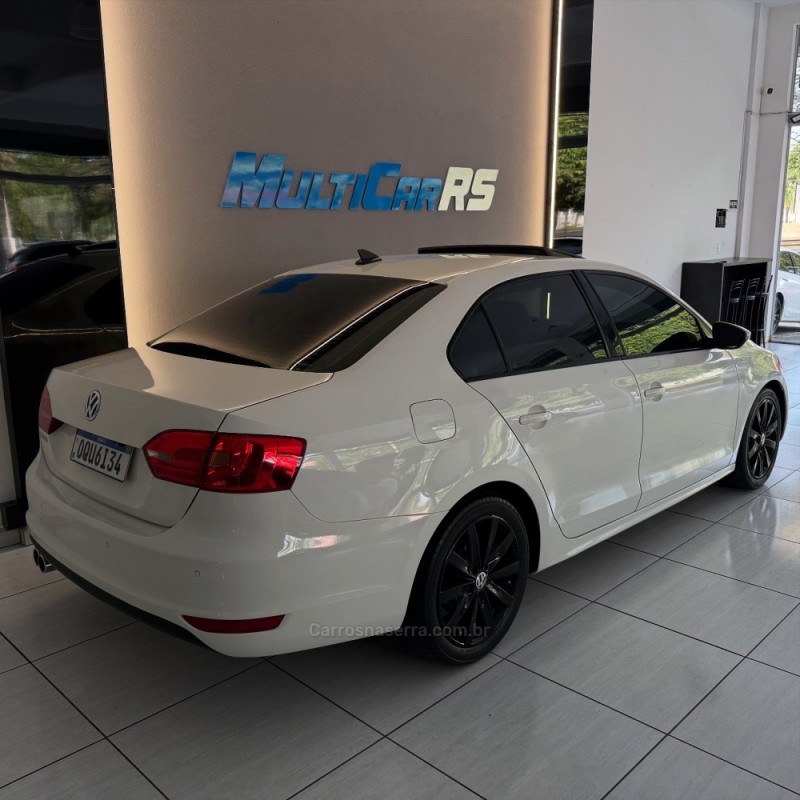 JETTA 2.0 COMFORTLINE FLEX 4P TIPTRONIC - 2013 - ESTâNCIA VELHA