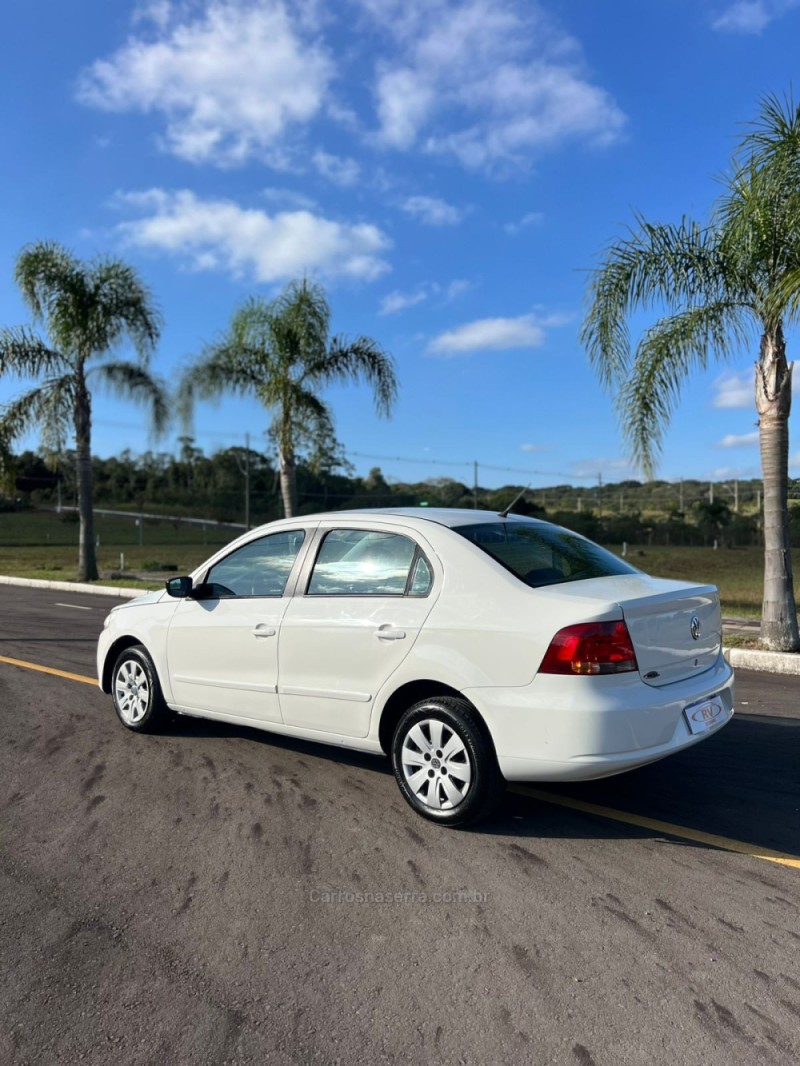 VOYAGE 1.0 I TREND 16V FLEX 4P MANUAL - 2011 - CARLOS BARBOSA