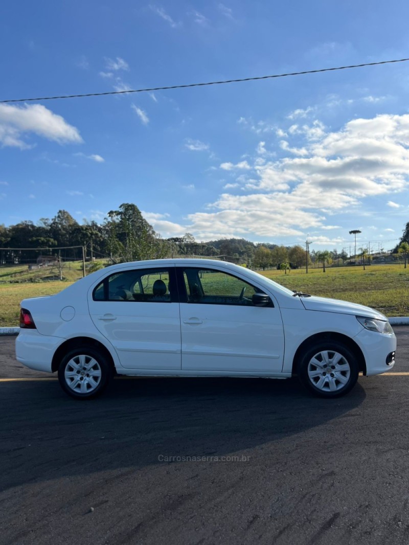 VOYAGE 1.0 I TREND 16V FLEX 4P MANUAL - 2011 - CARLOS BARBOSA