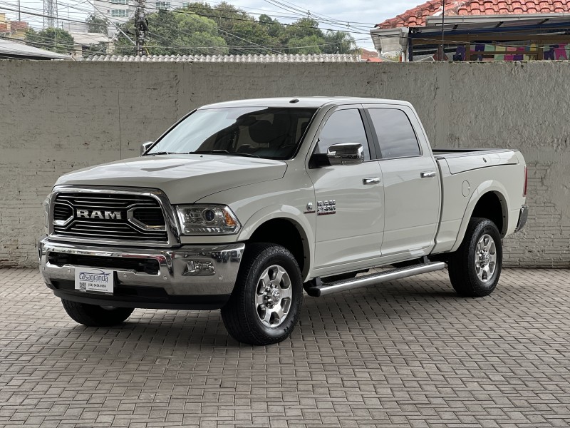 2500 LARAMIE 6.7 CD 4X4 TDI DIESEL 4P AUTOMÁTICA