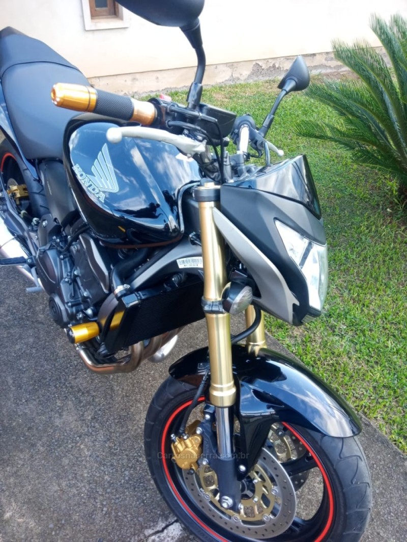 CB 600F HORNET - 2012 - MONTENEGRO