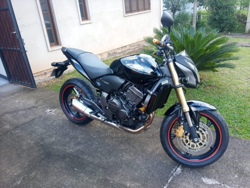 CB 600F HORNET - 2012 - MONTENEGRO