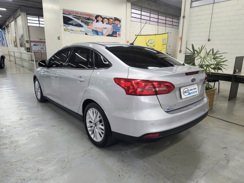 FOCUS 2.0 SE PLUS SEDAN 16V FLEX 4P AUTOMÁTICO - 2016 - CAXIAS DO SUL