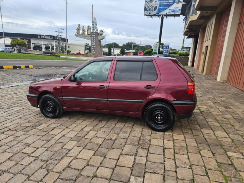 GOLF 1.8 MI GL 8V GASOLINA 4P MANUAL - 1995 - VERANóPOLIS