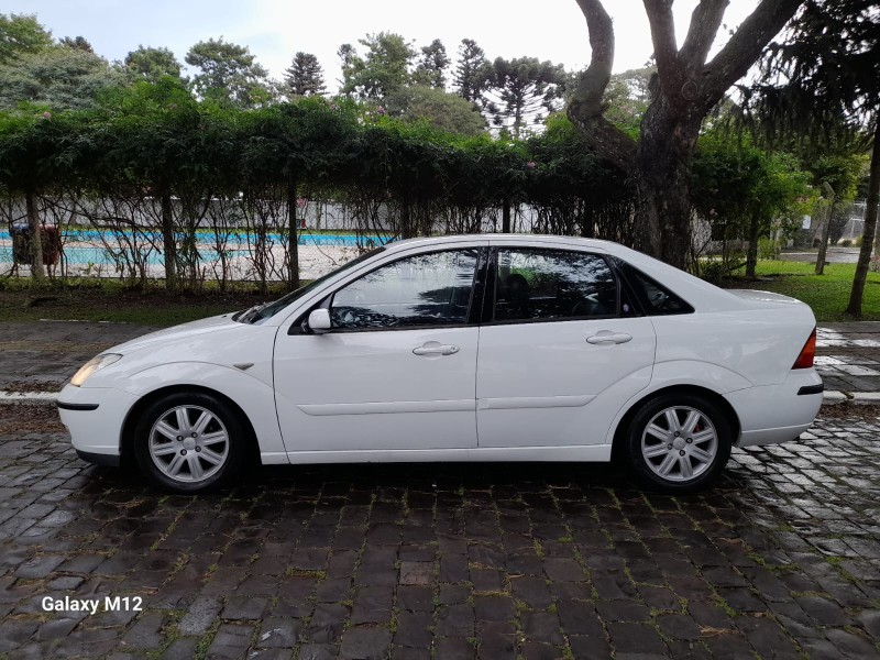 FOCUS 2.0 GHIA 16V FLEX 4P MANUAL - 2007 - FARROUPILHA