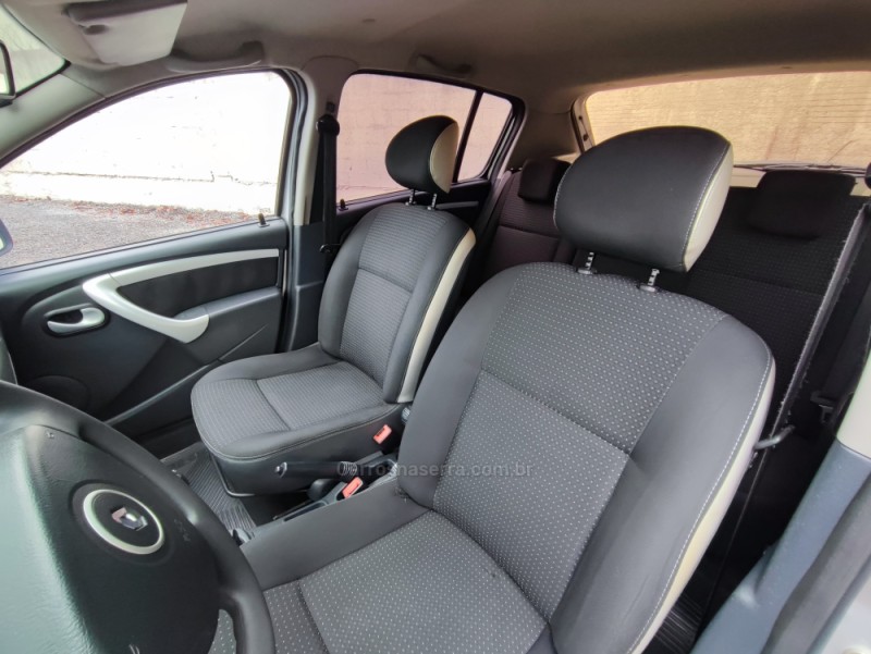 SANDERO 1.6 STEPWAY 16V FLEX 4P MANUAL - 2011 - FARROUPILHA