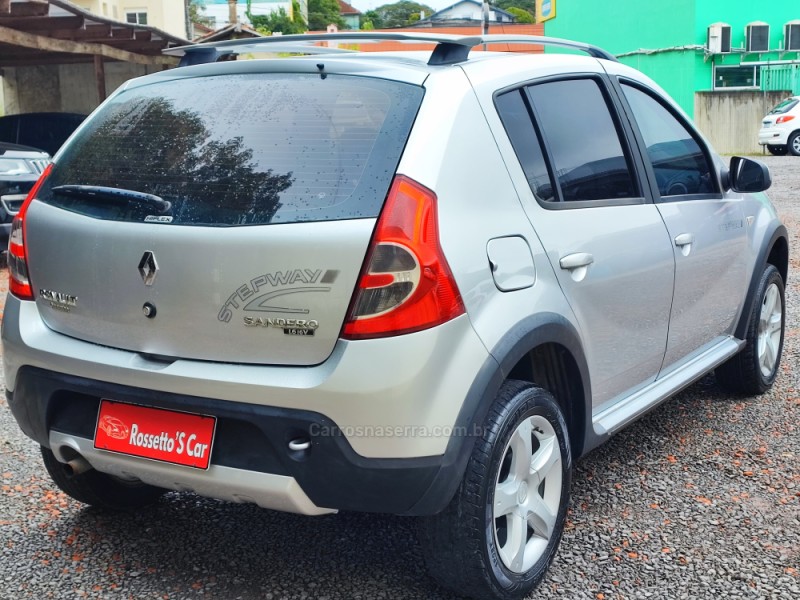 SANDERO 1.6 STEPWAY 16V FLEX 4P MANUAL - 2011 - FARROUPILHA