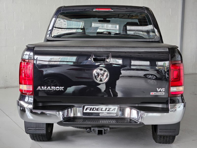 AMAROK 3.0 V6 TDI HIGHLINE CD DIESEL 4MOTION AUTOMÁTICO - 2023 - FARROUPILHA