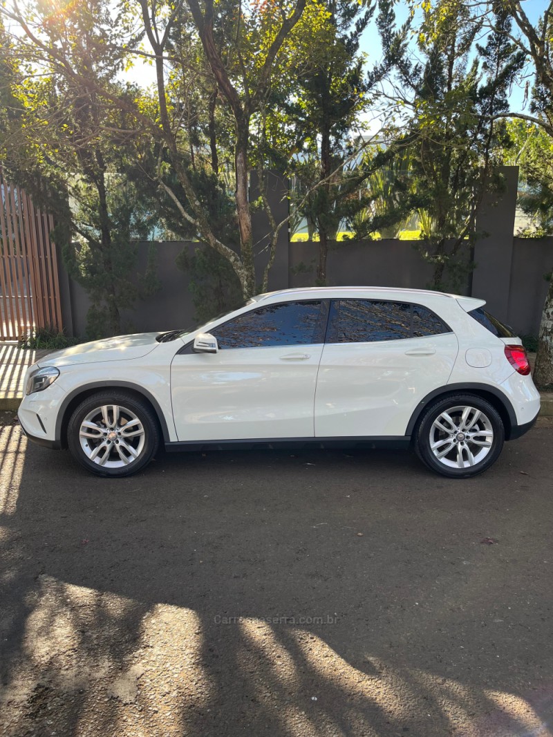 GLA 200 1.6 CGI ADVANCE 16V TURBO FLEX 4P AUTOMÁTICO - 2015 - ERECHIM