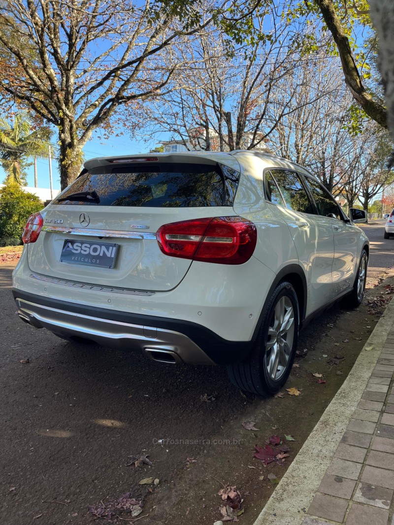 GLA 200 1.6 CGI ADVANCE 16V TURBO FLEX 4P AUTOMÁTICO - 2015 - ERECHIM