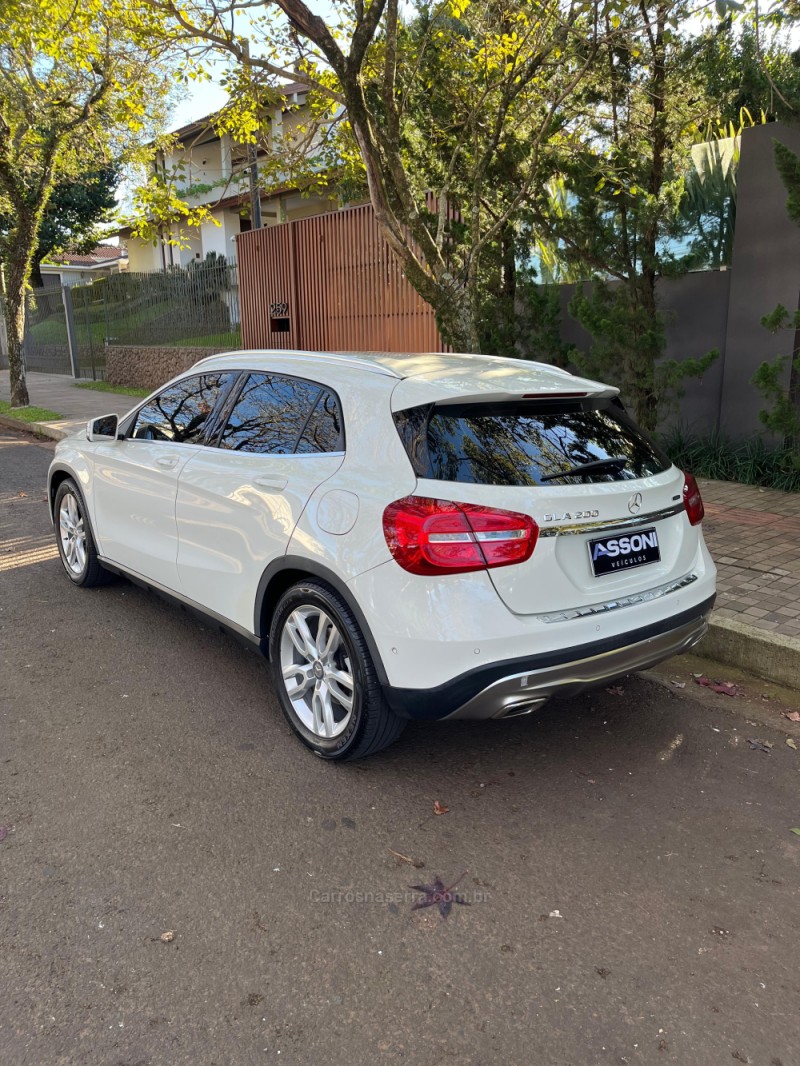 GLA 200 1.6 CGI ADVANCE 16V TURBO FLEX 4P AUTOMÁTICO - 2015 - ERECHIM