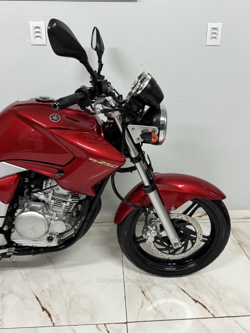 FAZER YS 250 - 2008 - SAPIRANGA