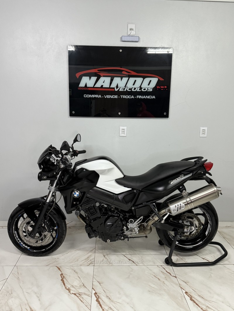 f 800 r 2013 sapiranga