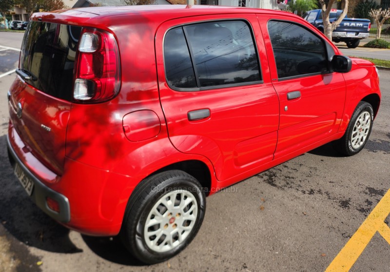 UNO 1.0 EVO VIVACE 8V FLEX 4P MANUAL - 2014 - VERANóPOLIS