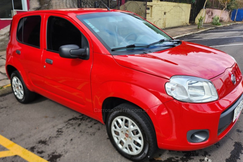 UNO 1.0 EVO VIVACE 8V FLEX 4P MANUAL - 2014 - VERANóPOLIS