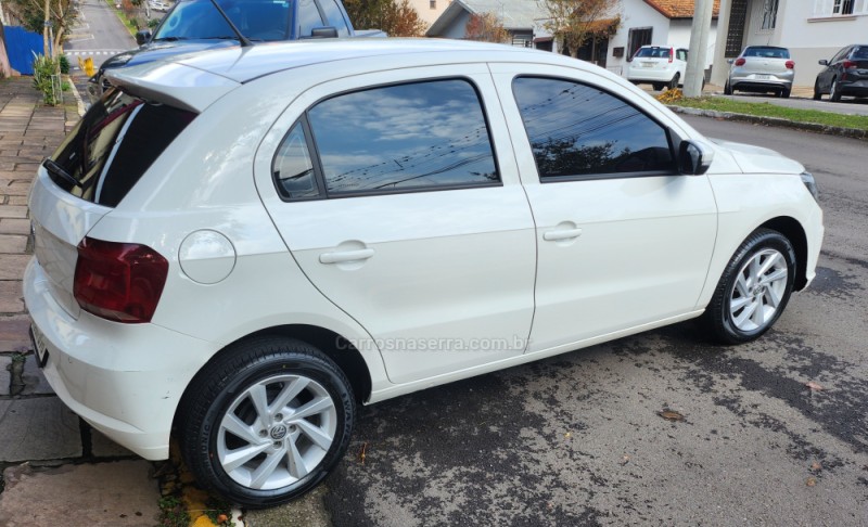 GOL 1.0 12V MPI TOTALFLEX 4P MANUAL - 2023 - VERANóPOLIS