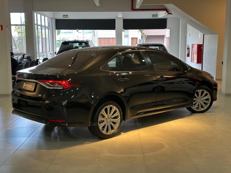 COROLLA 2.0 XEI 16V FLEX 4P AUTOMÁTICO - 2022 - CAXIAS DO SUL
