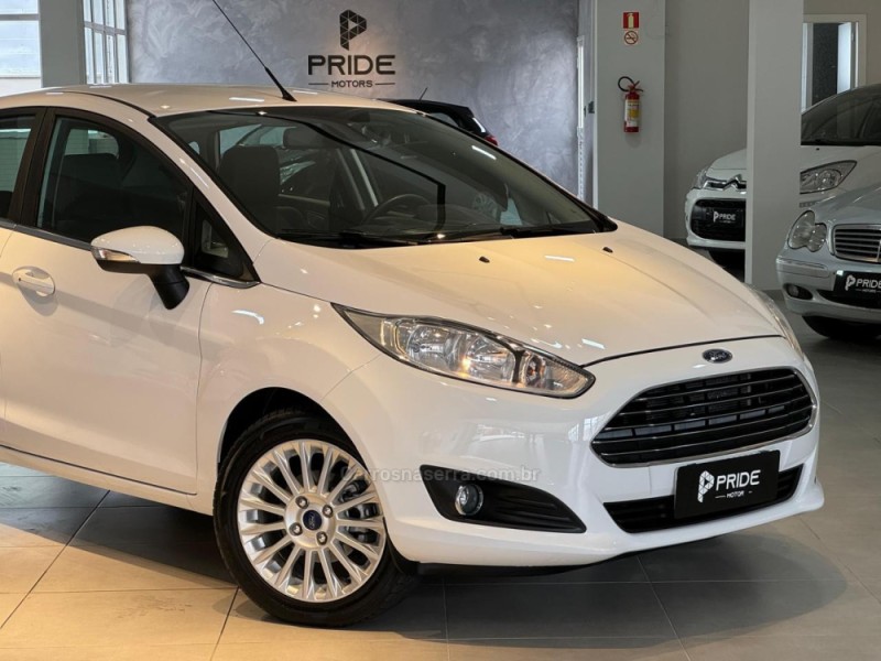 FIESTA 1.6 TITANIUM PLUS HATCH 16V FLEX 4P AUTOMÁTICO - 2017 - CAXIAS DO SUL