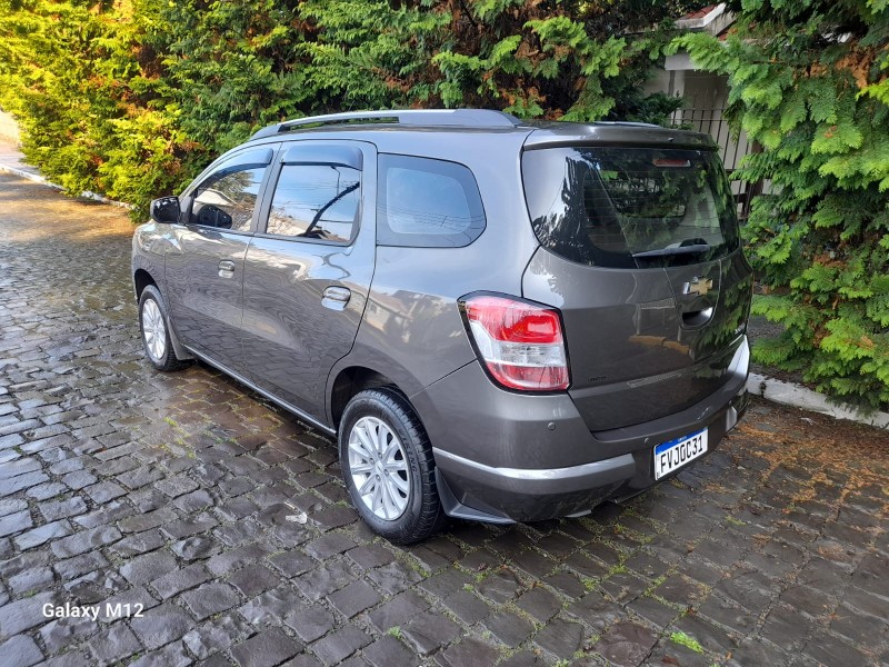 SPIN 1.8 LT 8V FLEX 4P MANUAL - 2015 - FARROUPILHA