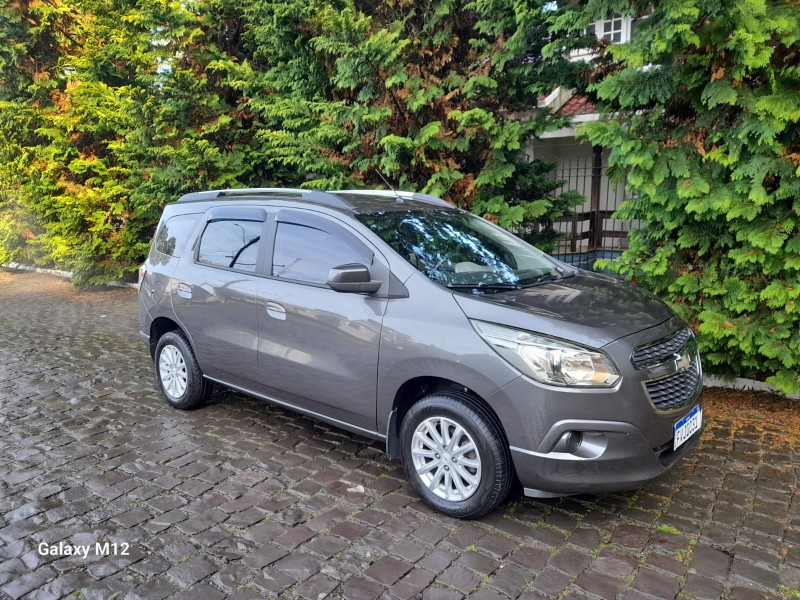 SPIN 1.8 LT 8V FLEX 4P MANUAL - 2015 - FARROUPILHA